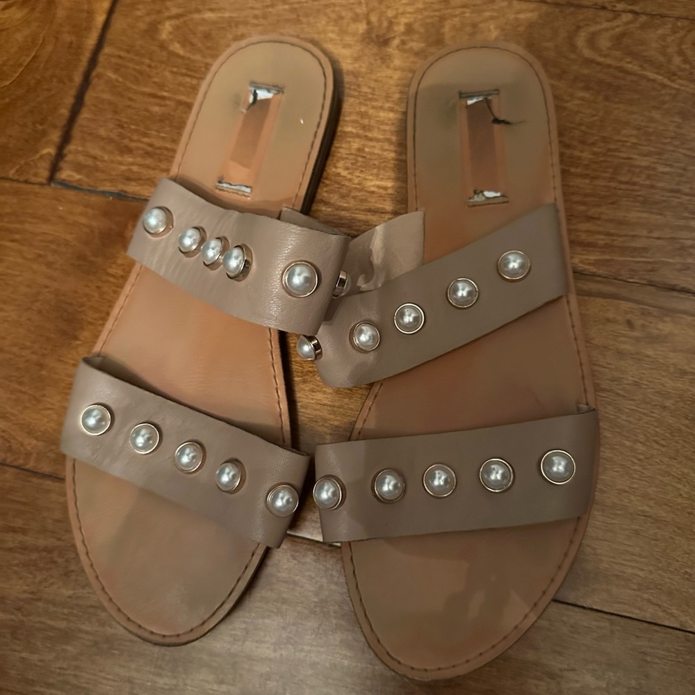 Size 8 pearl sandals
